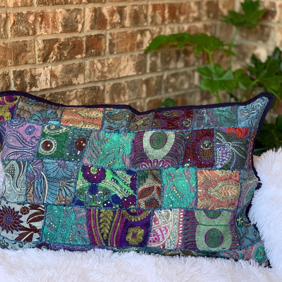 Vintage Style Embroidered Decorative Pillow Cover - Picture 3 of 7